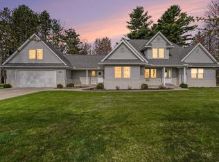 5605 N Shore Rd, Pinconning, MI 48650