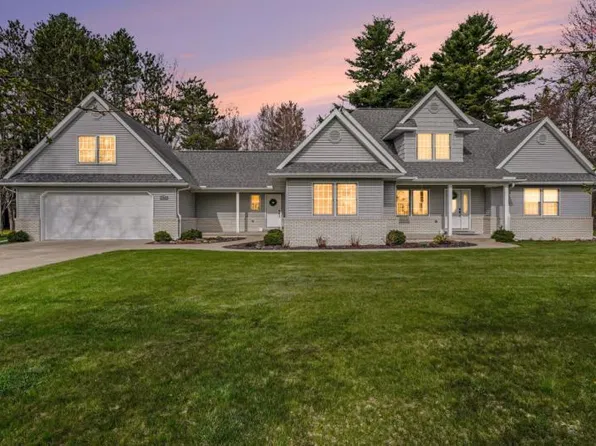 5605 N Shore Rd, Pinconning, MI 48650
