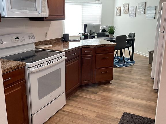 5th image of 3062 Eastland Blvd #408D
