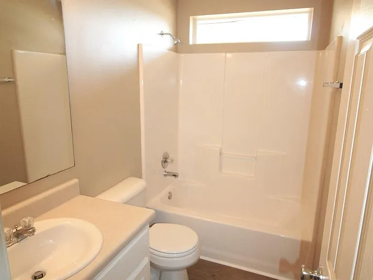 1100 Freeboard Blvd — Photo 16