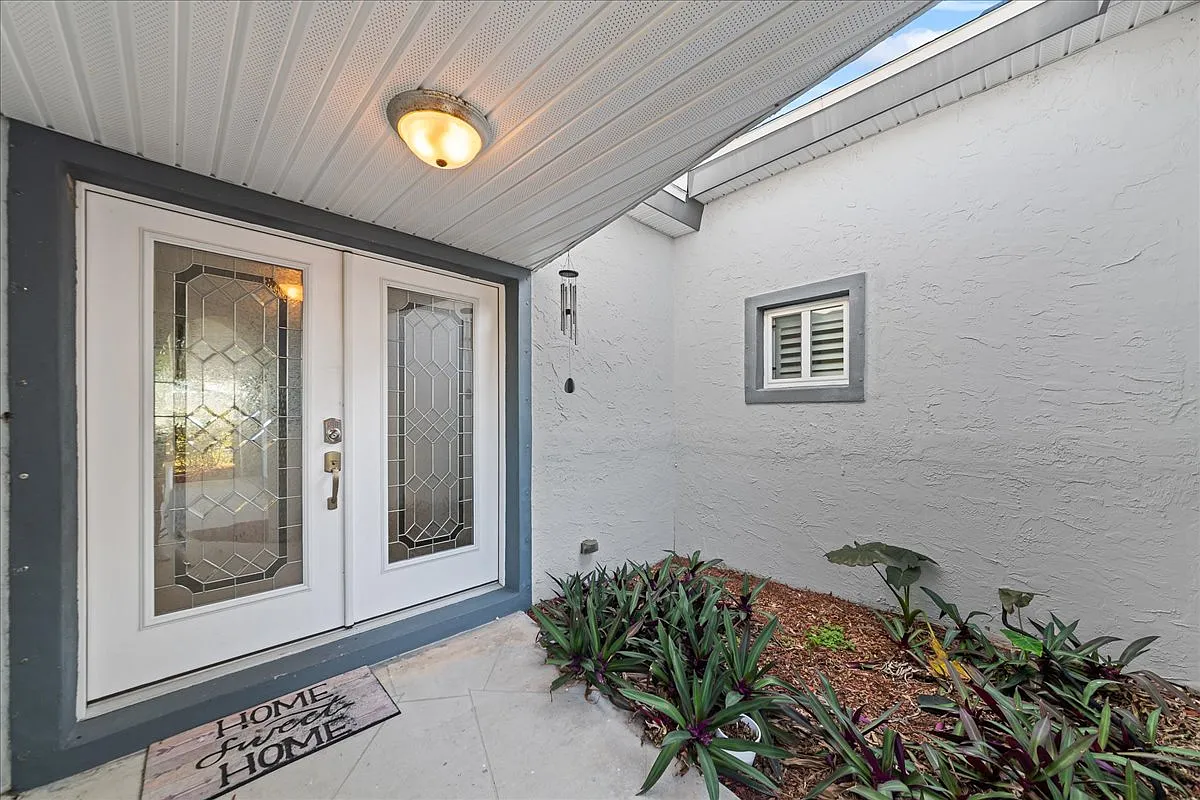 Building Photo - 310 Franklyn Ave