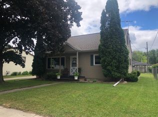 966 Evans St, Neenah, WI 54956