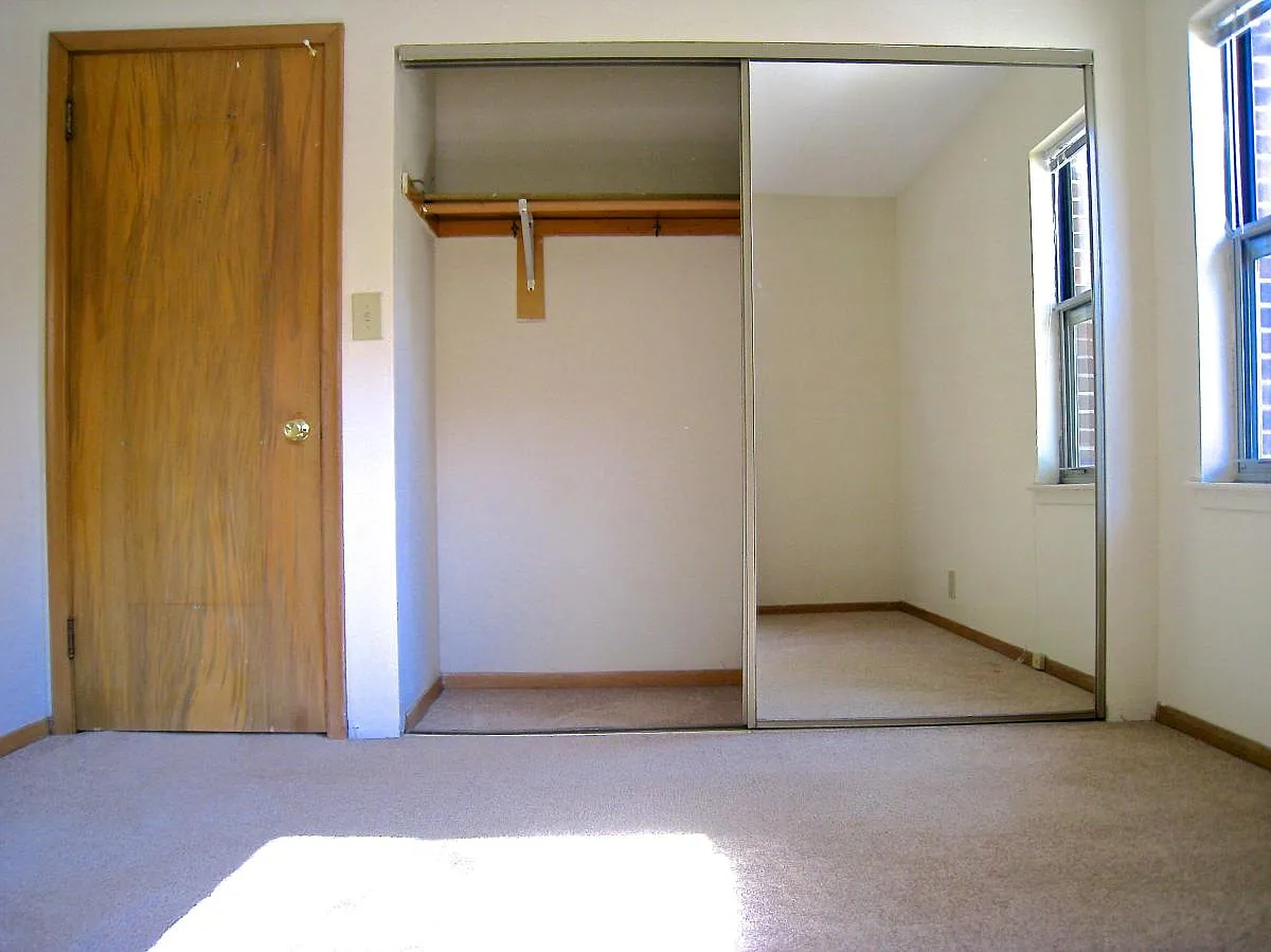 Ford Parkway Apartments — Photo 2