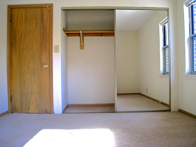 Ford Parkway Apartments — Photo 2