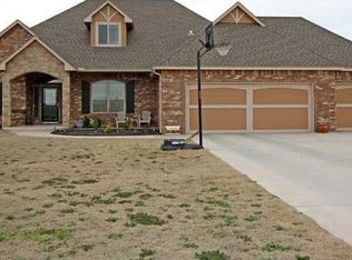 12716 SW 54th St, Mustang, OK 73064