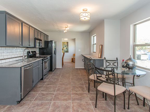 2nd image of 4042 E Santa Barbara Ave