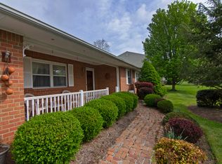 131 Crowfield Cir, Lewisburg, WV 24901
