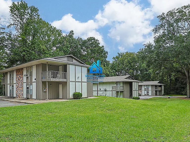 Ridge Pointe Apartments — Photo 13