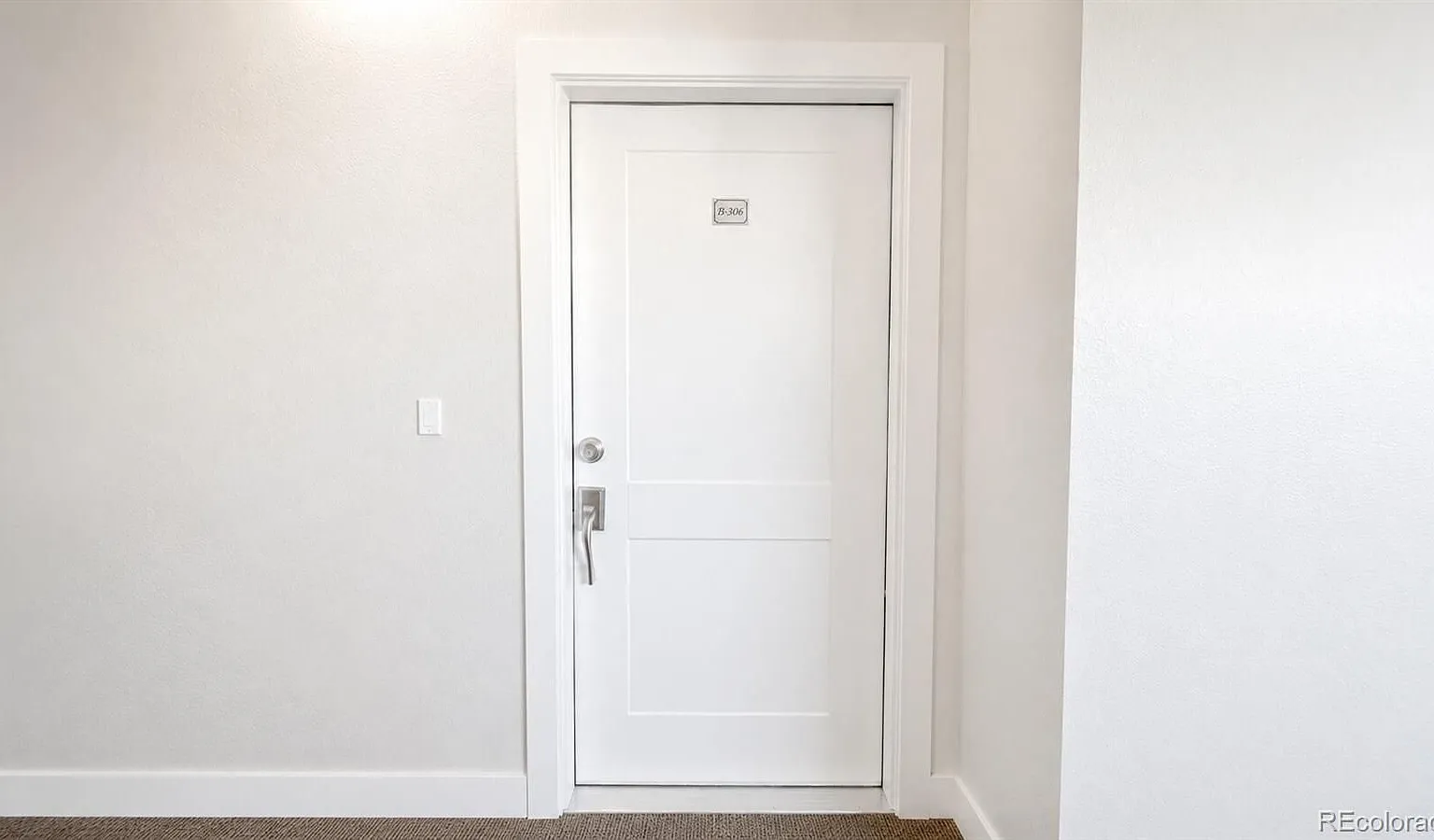 2 bed, 2.0 bath, 920 sqft, $1,800 — Photo 2