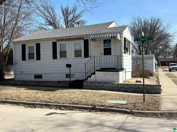 2744 S Lemon St, Sioux City, IA 51106