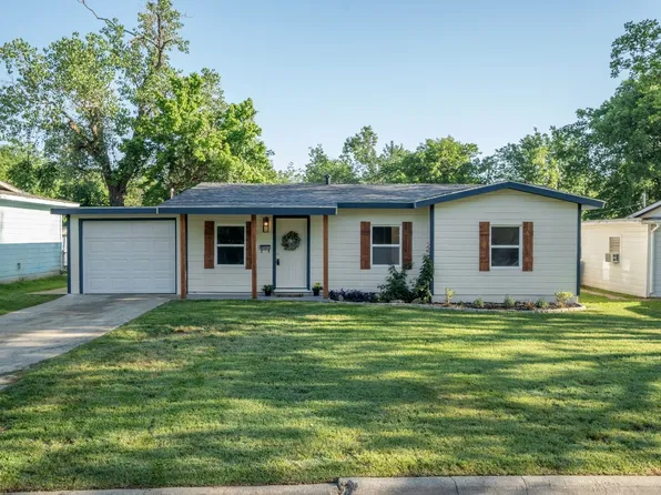 4521 Walthall St, Haltom City, TX 76117