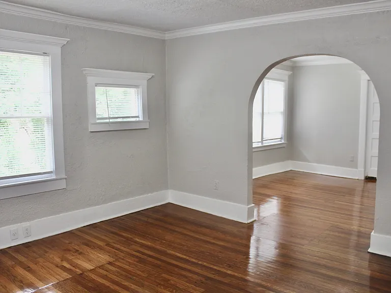 4522 Lee Ave — Photo 13