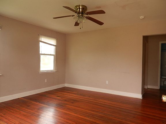 2nd image of 5523 Wildair Dr