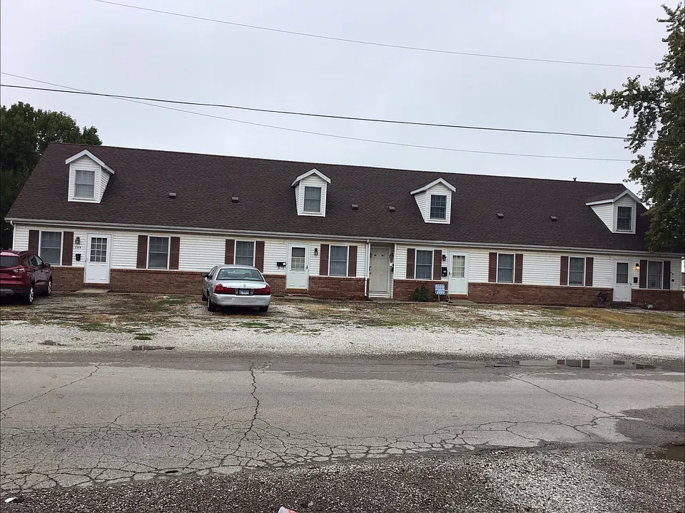 209 N East St #215