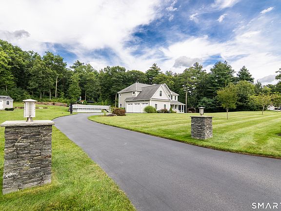 2nd image of 50 Red Oak Drive