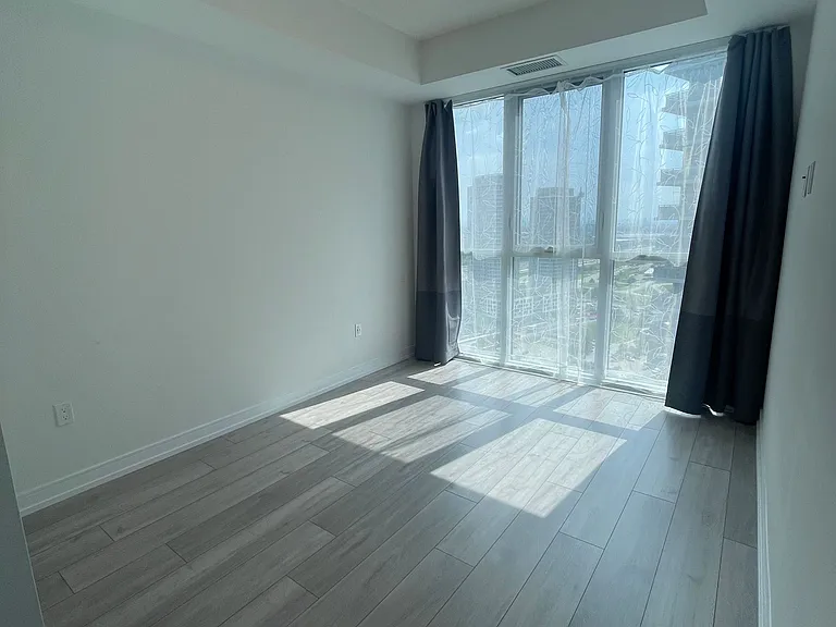 225 Village Green Sq #2803 — Photo 8