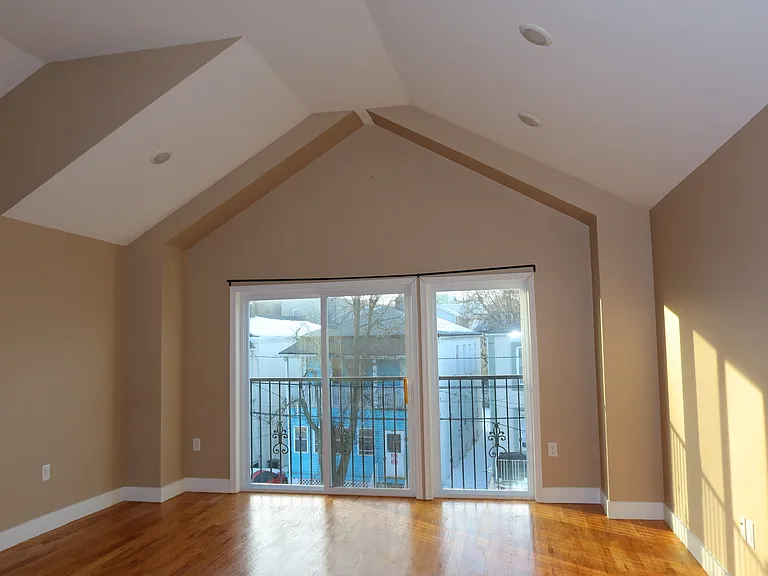298 Ridgewood Ave — Photo 6