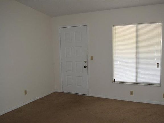 3rd image of 2001 San Marcos Dr SE APT 4