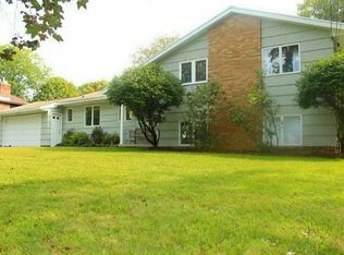 238 Parkview Dr, Penfield, NY 14526