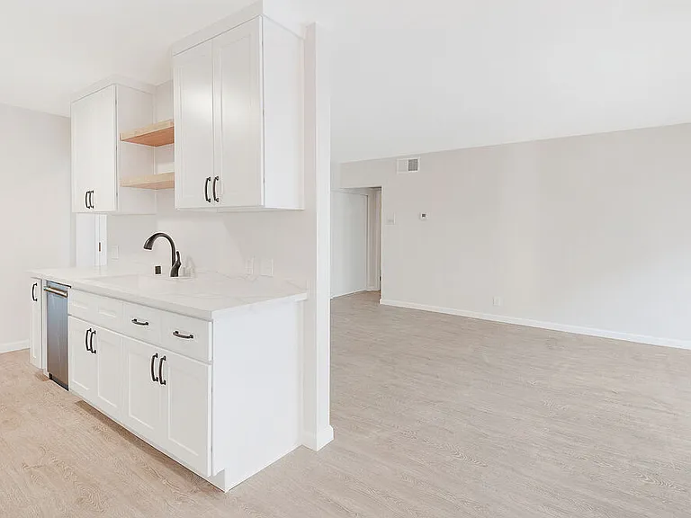 1750 Camino Palmero St #538 — Photo 4