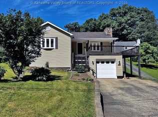845 Sweet Acres Dr, Saint Albans, WV 25177