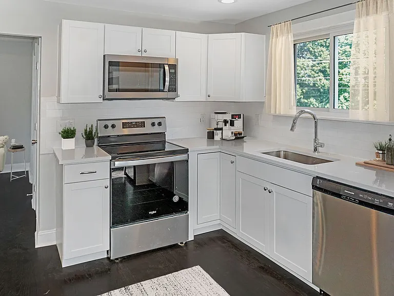 256 W Beidler Rd — Photo 1