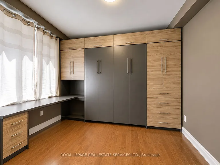 2473 Tesla Cres — Photo 20