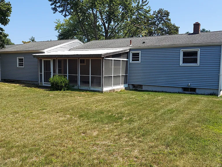 105 Hanover St — Photo 22