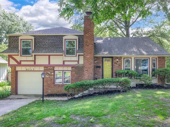 9717 Benson St, Overland Park, KS 66212