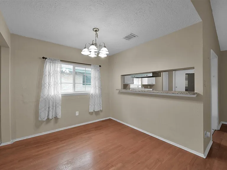 16858 Gleneagle Dr N — Photo 11