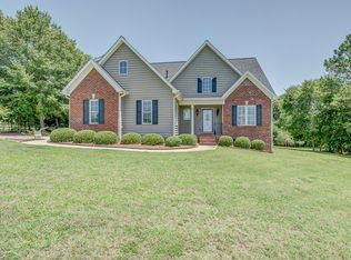 104 Lafar Cir, Dallas, NC 28034