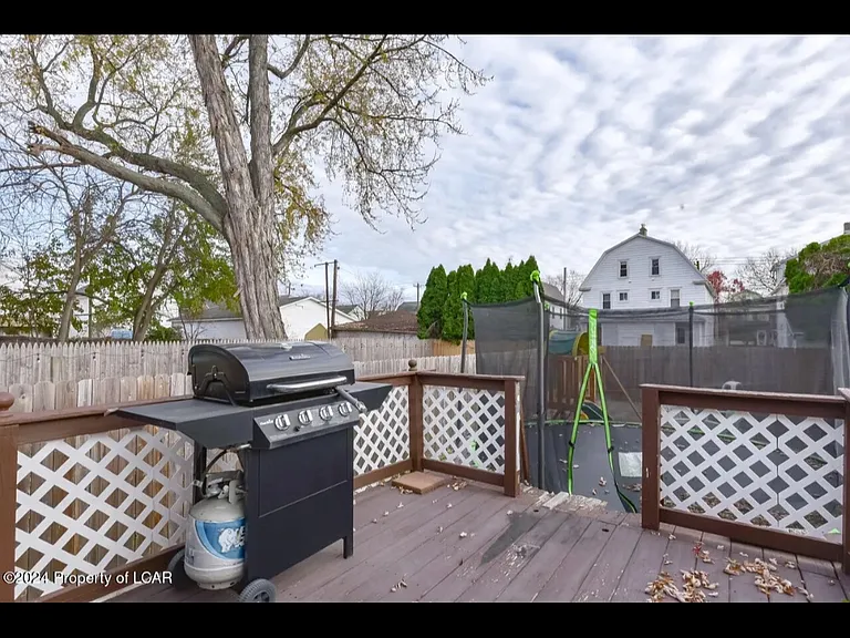 433 Elm Ave — Photo 5
