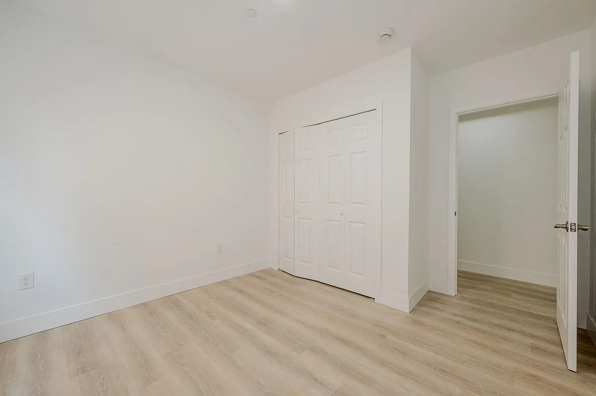 3 bed, 1.0 bath, 933 sqft, $3,600 — Photo 3