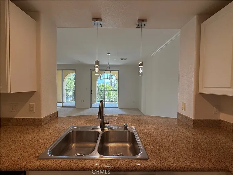 2250 Watermarke — Photo 37