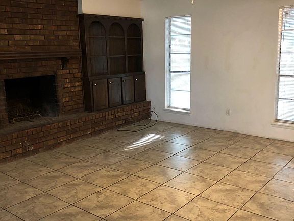 3rd image of 9605 S Winston Way