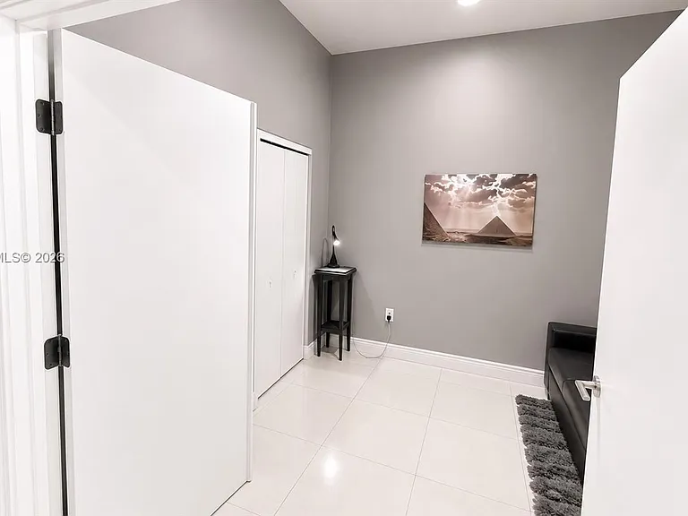 7930 East Dr #1007 — Photo 16
