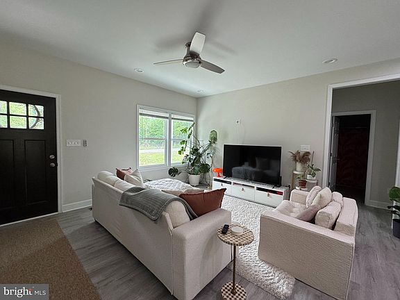 2nd image of 903 Albrough Blvd