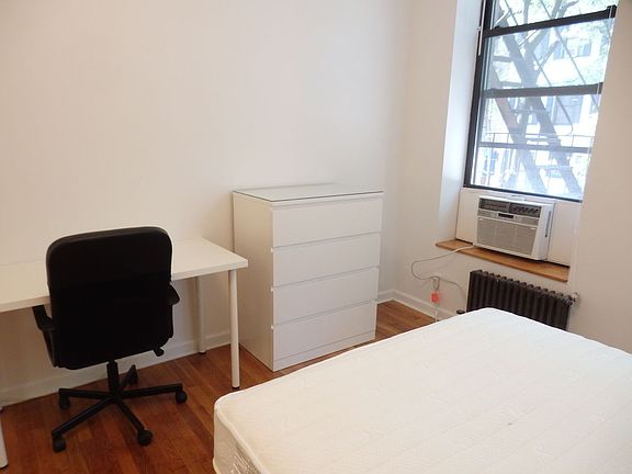 2nd image of 415 W 43rd St #2FW