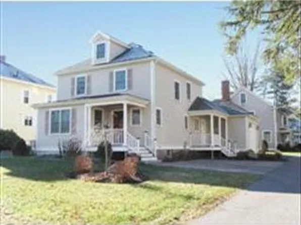 58 Oak St, Wellesley, MA 02482