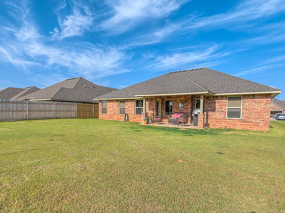 4th image of 6529 Bent Wood Dr