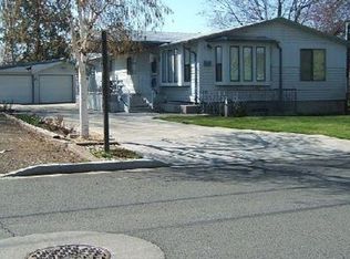 23 NW B St, College Place, WA 99324