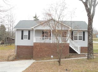 602 Brookdale Dr, Thomasville, NC 27360