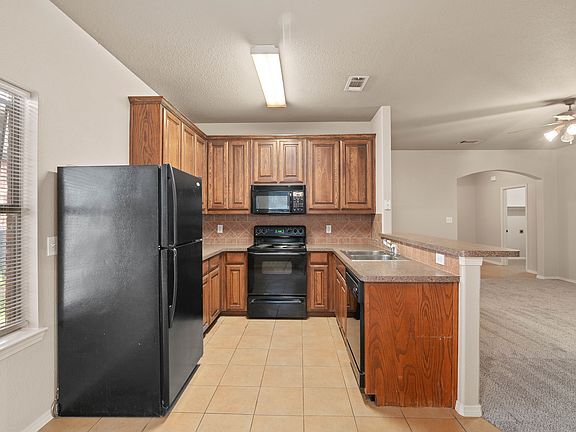 5th image of 811A Driftwood Dr