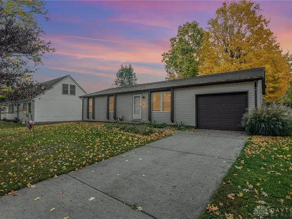 106 Phelps Farm Cir, Englewood, OH 45322