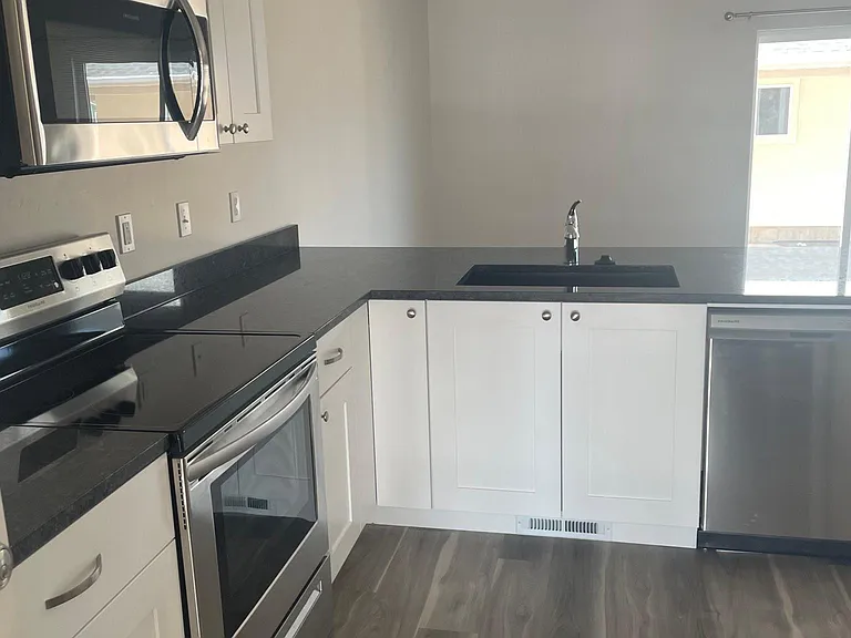 917 N 100 W — Photo 2