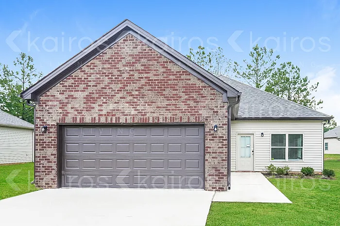 300 White Oak Cir — Photo 1