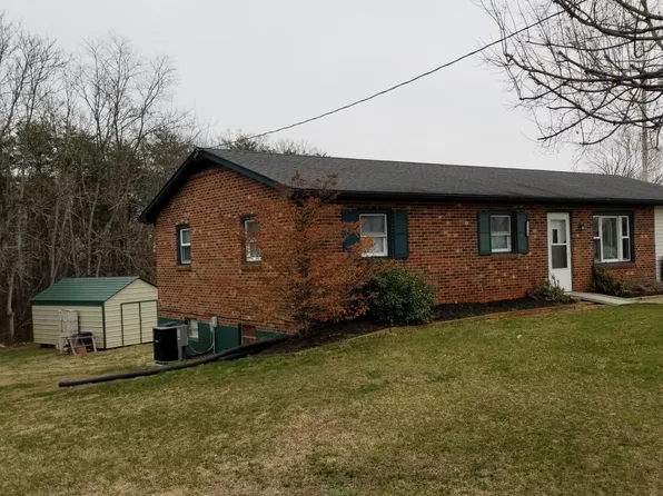 1230 Tripple Creek Rd, Rocky Mount, VA 24151