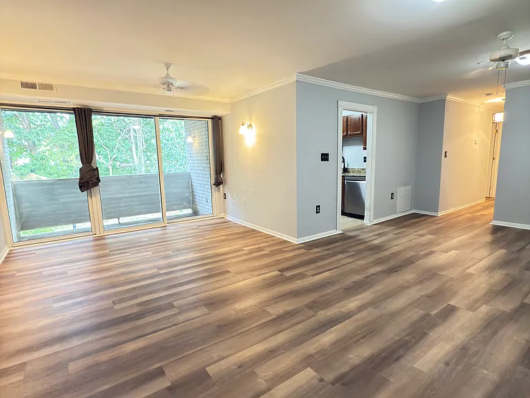 5618 Bloomfield Dr #201 — Photo 4