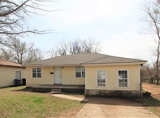 424 Foster Pl, Midwest City, OK 73110
