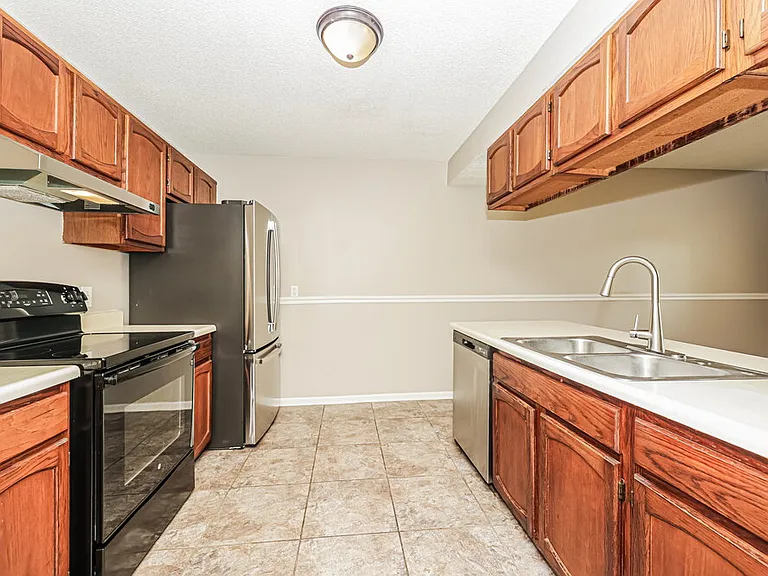 110 Bland Dr — Photo 9
